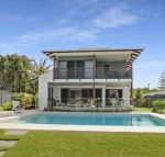 WATERFRONT HOME BORDERING MOOLOOLABA - Mackay Tourism