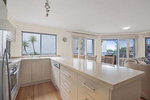 Breakwater Views Apartments - Mackay Tourism 3