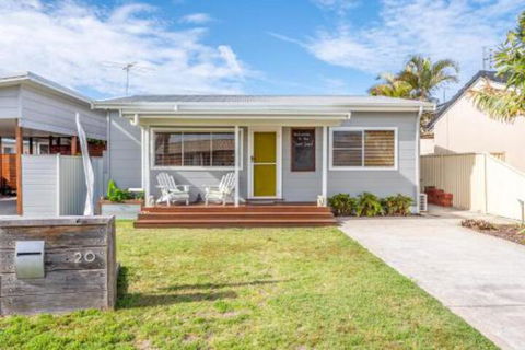The Surf Shack - Mackay Tourism 0