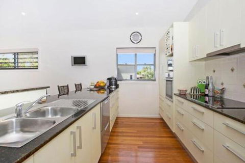 Papaya House - Mackay Tourism 0