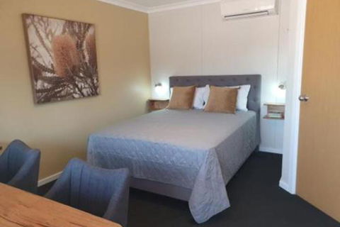 Cornwall House Accommodation - Mackay Tourism 0