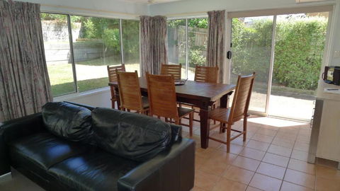 BEACHPOINT COTTAGE - Mackay Tourism 3