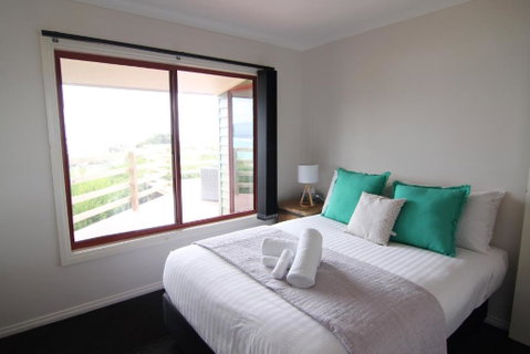 DOLPHIN LOOKOUT COTTAGE Amazing Views Of The Bay Of Fires - Mackay Tourism 5