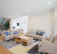 Lux Style 4BR Townhouseashwood - Mackay Tourism