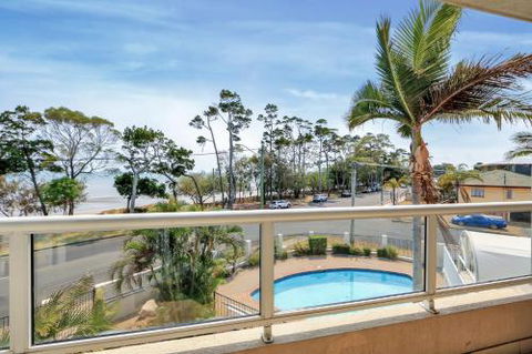Bikinis & Martinis At Points North - Mackay Tourism 5