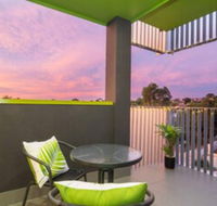 Canopy at 44 Minutes from the CBD Train  Cafes Wifi Nespresso Amenities - Mackay Tourism