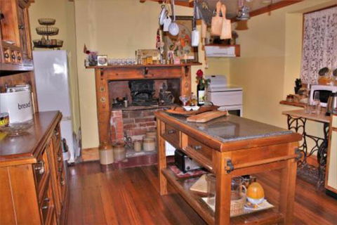 Captain Roddas Cottage - Mackay Tourism 6