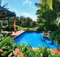 Illalangi views pool walk to beach - Mackay Tourism