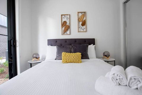 Elegant Stylish Living@mooneeponds Wifi/parking - Mackay Tourism 4