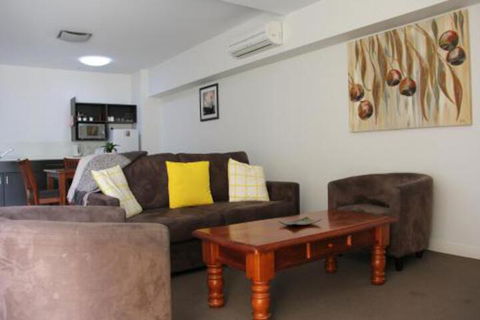 Hibernian Hotel - Mackay Tourism 6