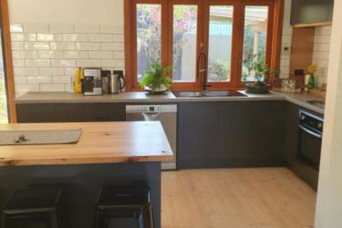 Seacliff Park Holiday Home - Mackay Tourism 0