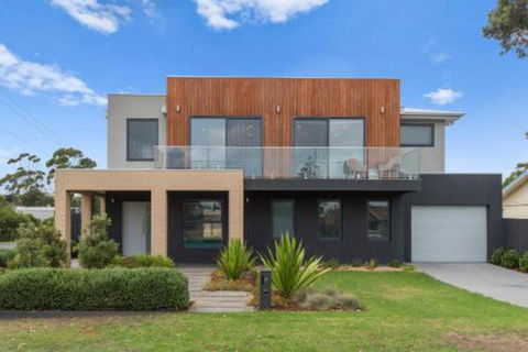 Capel Sound Beachside Luxury - Mackay Tourism 2