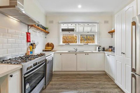 White On Wright Clare - Mackay Tourism 4