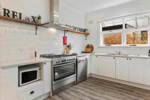 White On Wright Clare - Mackay Tourism 7