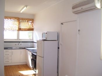 Aussie Bacon & Eggs Cottages - Mackay Tourism 3