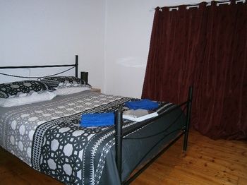 Aussie Bacon & Eggs Cottages - Mackay Tourism 6