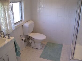 Aussie Bacon & Eggs Cottages - Mackay Tourism 5
