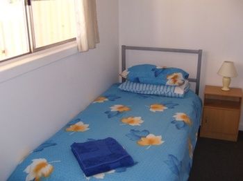 Aussie Bacon & Eggs Cottages - Mackay Tourism 4