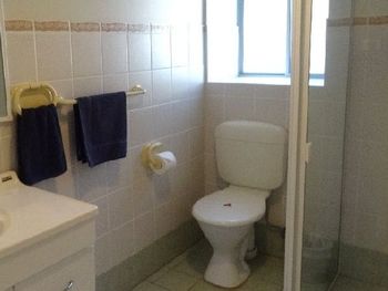 Blackbutt Deluxe Family Townhouse - Mackay Tourism 4