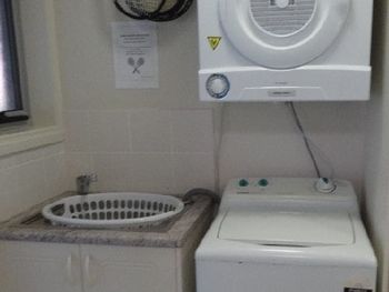 Blackbutt Deluxe Family Townhouse - Mackay Tourism 1