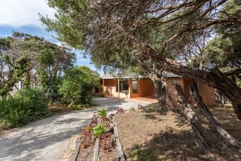 Latham Beach House - Mackay Tourism 6