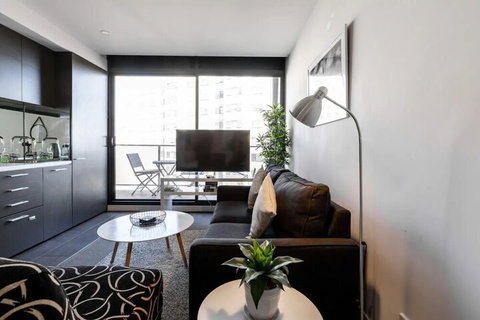 Modern Studio In Heart Of Lively Chapel Street - Mackay Tourism 4