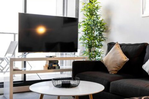 Modern Studio In Heart Of Lively Chapel Street - Mackay Tourism 2