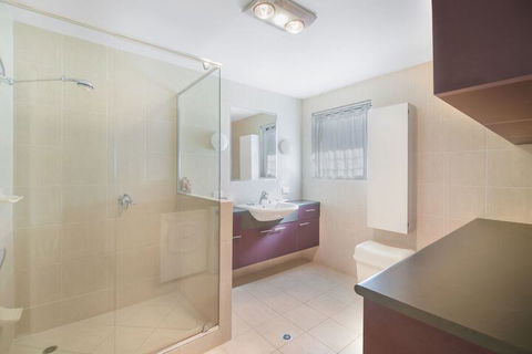 Unit 3 At 4 Pelican Street, Peregian Beach, Noosa Shire - Mackay Tourism 2