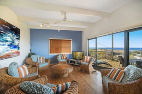 Peregian Beach House - 2/22 Avocet Parade - Mackay Tourism 0