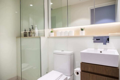 Eclectic 1 Bedroom South Yarra Hideaway - Mackay Tourism 5