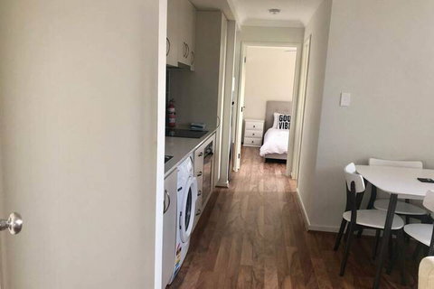 Apartment Stay Close To Surfers Paradise - Mackay Tourism 7