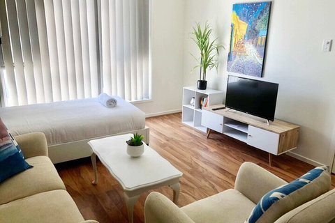 Apartment Stay Close To Surfers Paradise - Mackay Tourism 6