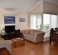 Spacious Home in Mount Hawthorn Next To Lake Monger - Mackay Tourism