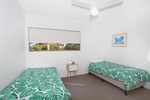 Unit 2 Cooltoro Court 7 Frank Street Coolum Beach 400 BOND LINEN INCLUDED - Mackay Tourism 6