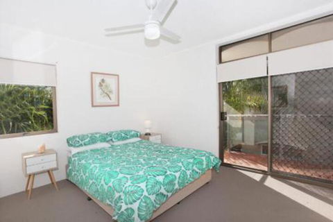 Unit 2 Cooltoro Court 7 Frank Street Coolum Beach 400 BOND LINEN INCLUDED - Mackay Tourism 2