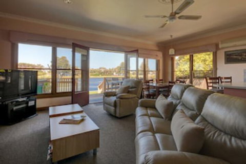 Harbour Lights - Mackay Tourism 0