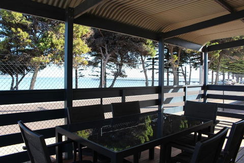Ceduna Foreshore Caravan Park - Mackay Tourism 6