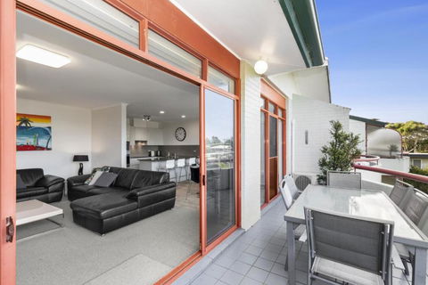 Fathoms Apartment 18 / 1a Mitchell Pde All Linen Provided - Mackay Tourism 1