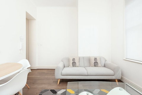 Stunning Sydney Home 2 - Mackay Tourism 2
