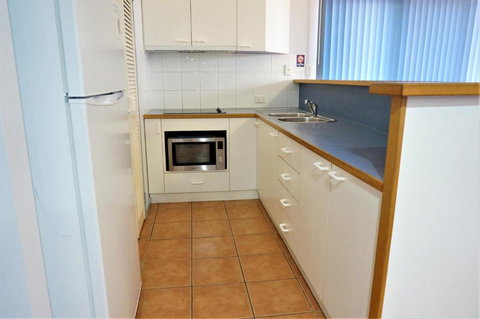 Osprey Holiday Village Unit 118 Excellent 3 Bedroom Holiday Villa With A Pool In The Complex - Mackay Tourism 2