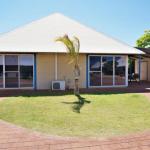 Osprey Holiday Village Unit 109 Pleasant 3 Bedroom Holiday Villa With A Pool In The Complex - Mackay Tourism 1