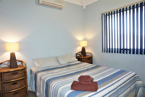 Osprey Holiday Village Unit 114 Gorgeous 3 Bedroom Holiday Villa With A Pool In The Complex - Mackay Tourism 2