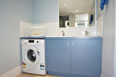 Osprey Holiday Village Unit 114 Gorgeous 3 Bedroom Holiday Villa With A Pool In The Complex - Mackay Tourism 5