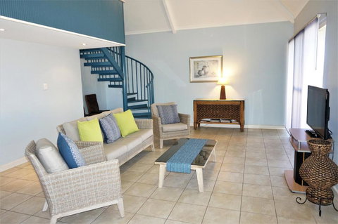 Osprey Holiday Village Unit 114 Gorgeous 3 Bedroom Holiday Villa With A Pool In The Complex - Mackay Tourism 3