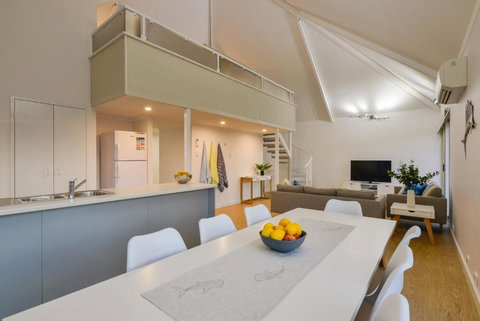 Osprey Holiday Village Unit 106 Trendy 3 Bedroom Holiday Villa With A Pool In The Complex - Mackay Tourism 5