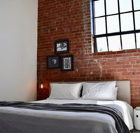 Stylish Warehouse Conversion in Heart of Fitzroy - Mackay Tourism