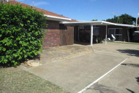 Torquay Beach Holiday House - Mackay Tourism 0