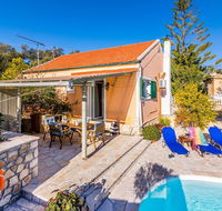 Red Bluff Beach House - Mackay Tourism