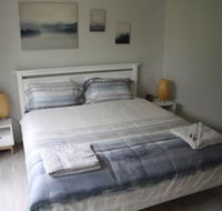 Warnbro Beach Family Accommodation - Mackay Tourism