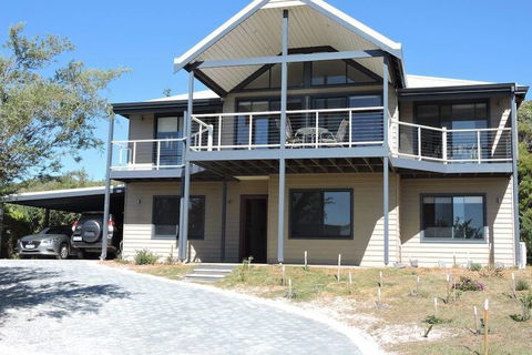 Jay's Beach House - Mackay Tourism 6